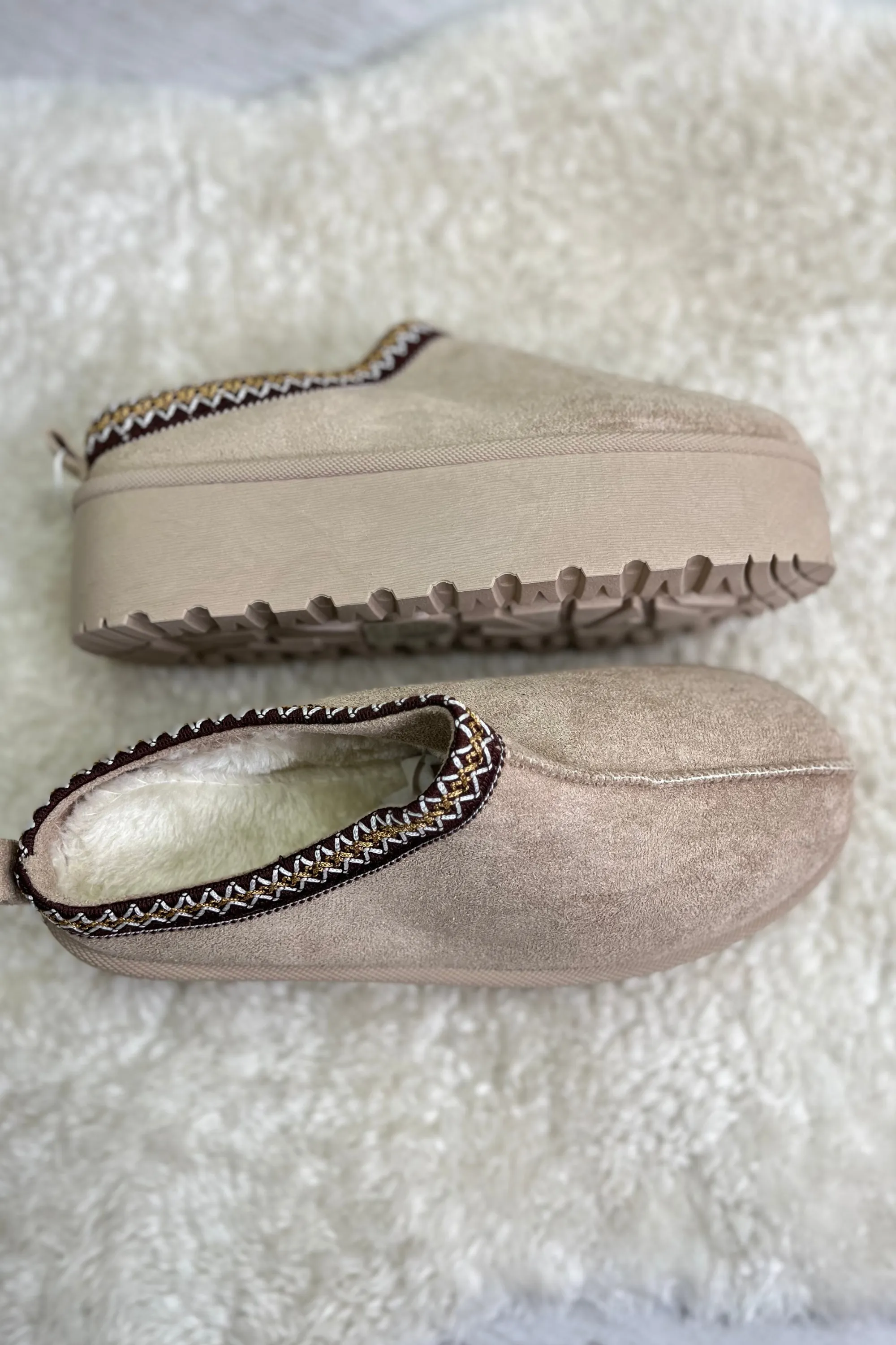 Faux fur sliders (Variant colours)